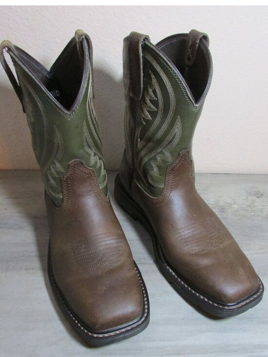 Ariat Men\'s 8.5 Groundstomper Square Toe Work Boots Brown/Olive 10042549